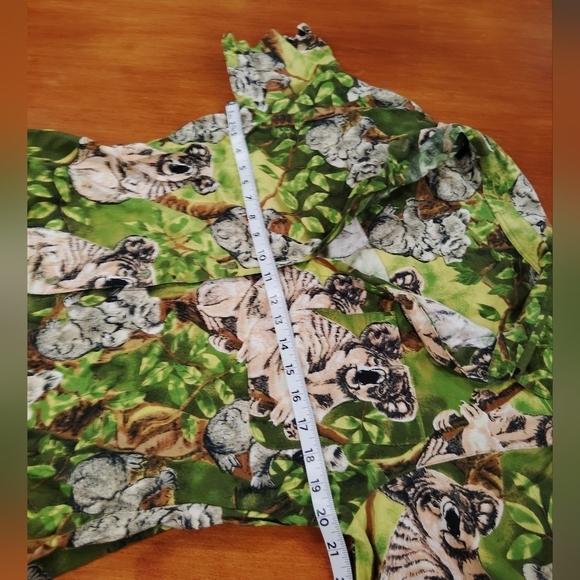 Women's Green Koala Bears Button Up Shirt Size Small Hawaiian Hawaii - Picture 13 of 14